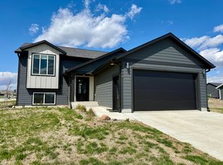 954 Jordan St, Brookings, SD 57006