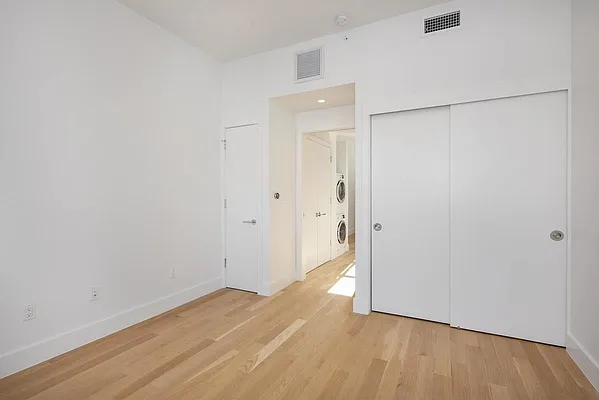 Rented by Bold New York | media 17