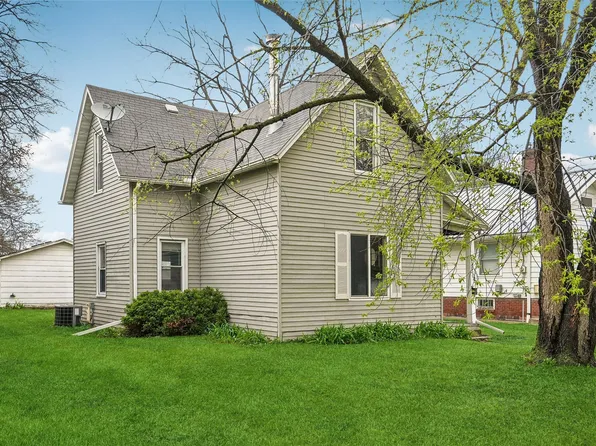 1304 Hull Ave, Des Moines, IA 50316