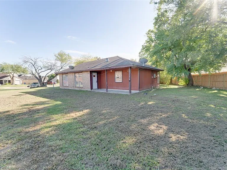 1539 Stevenage Ln — Photo 14