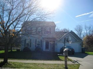 27073 Glenside Ln, Olmsted Township, OH