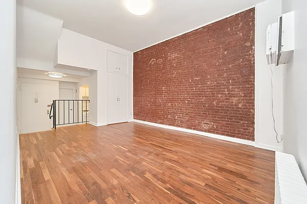 Rented by Living New York | media 9