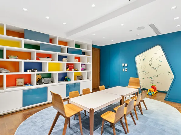 400 West 12th Street image 18 of 19