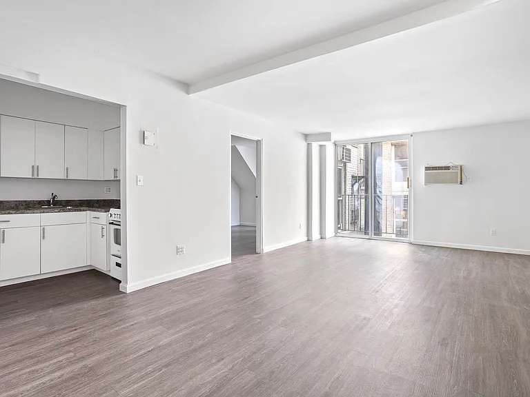 88 Fulton St #616 — Photo 4