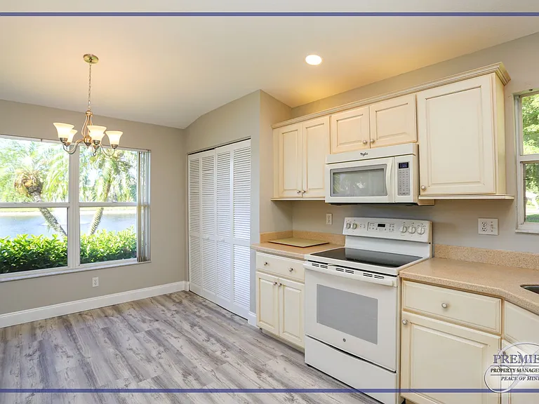 402 Emerald Bay Cir #E7 — Photo 20