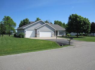 W5998 Garnet Dr, APPLETON, WI 54915