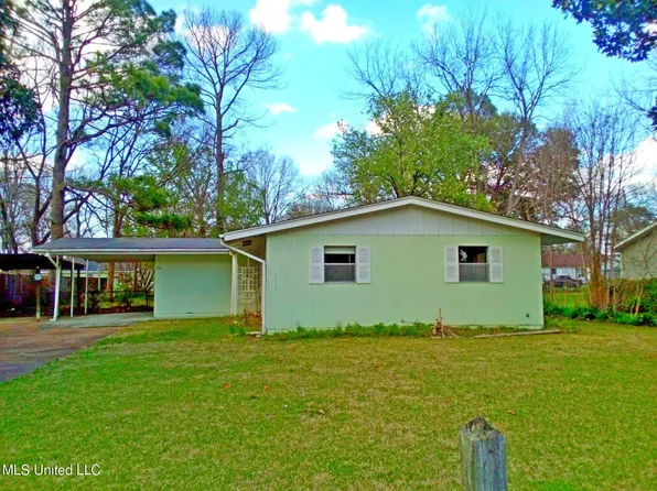 218 Summerhaven Dr, Yazoo City, MS 39194