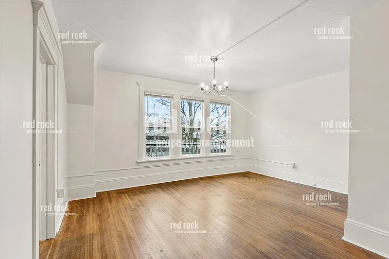 1 bed, 1.0 bath, 800 sqft, $950 — Photo 2