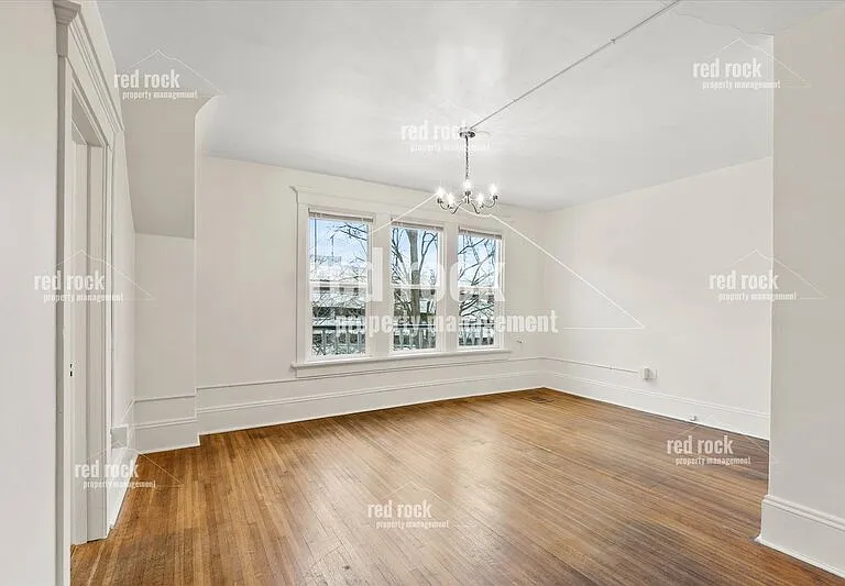 615 W 6th Ave #D — Photo 2