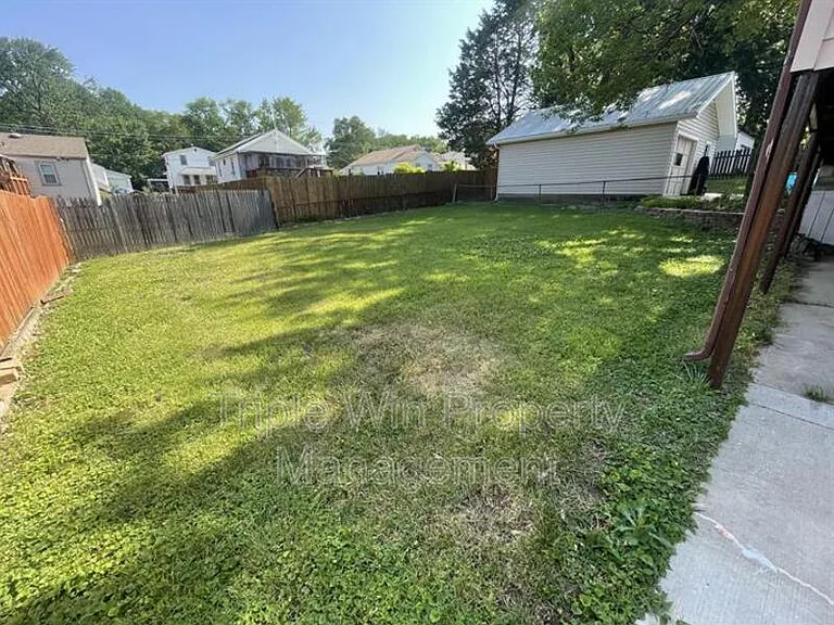 9425 Burdella Ave — Photo 5