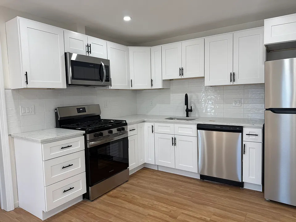 34 Florence St #3