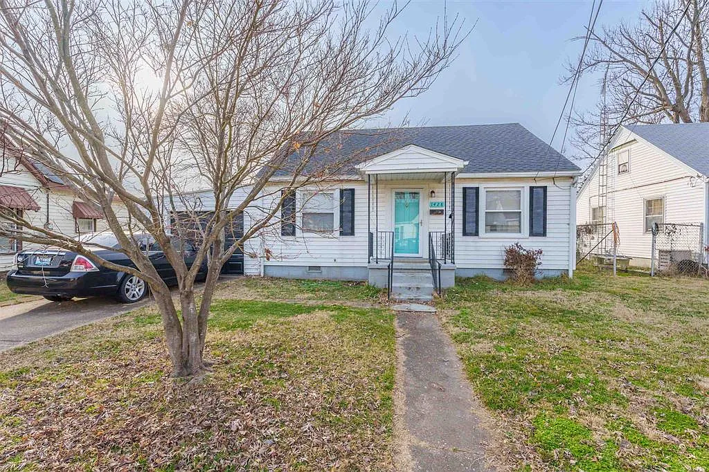 1428 Independence Ave photo 1