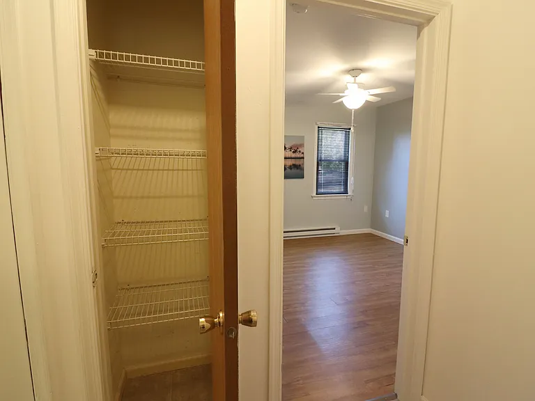 731 Oak St — Photo 13