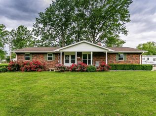 1331 Bethany Ln, Godfrey, IL 62035