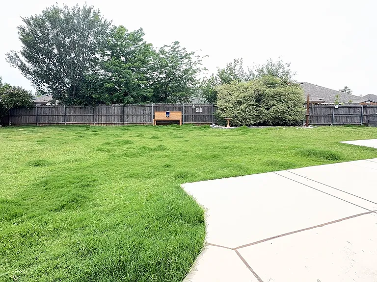 9301 Maypark Cir — Photo 12