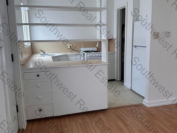 5th image of 1320 Pile St #9