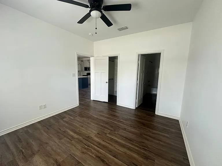 205 Gordon St — Photo 5