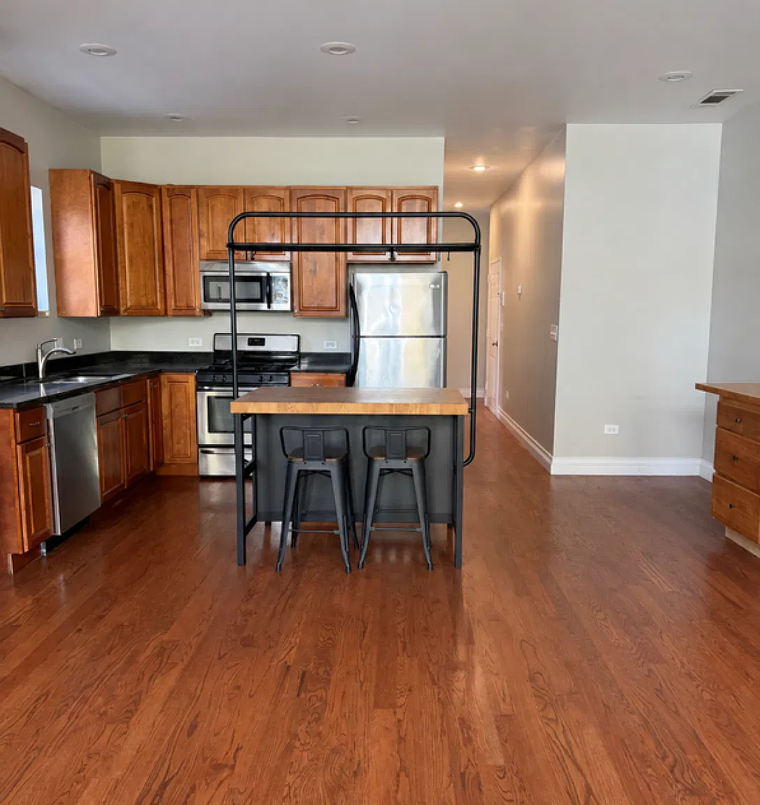 2 bed, 1200 sqft, $3,100 — Photo 3