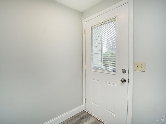 3rd image of 3060 Windsong Dr