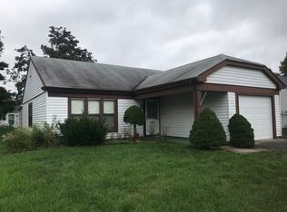 27 Sandhurst St, Manchester, NJ 08759