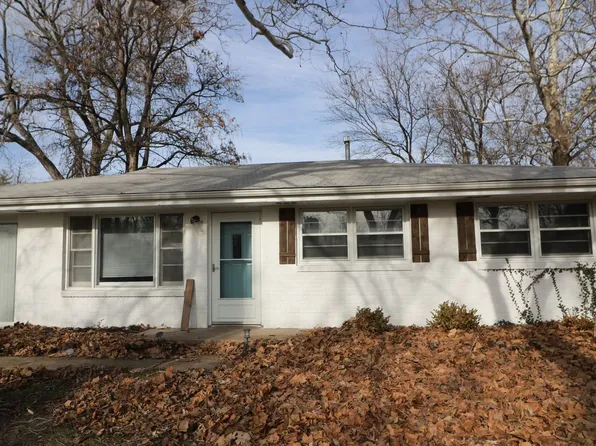 2424 Himes Rd, Manhattan, KS 66502