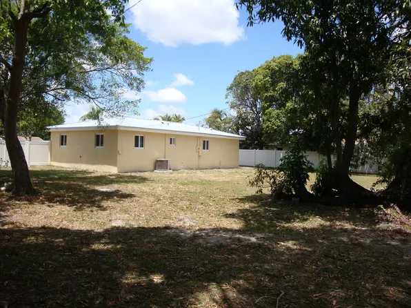 2761 SW 64th Way, Miramar, FL 33023