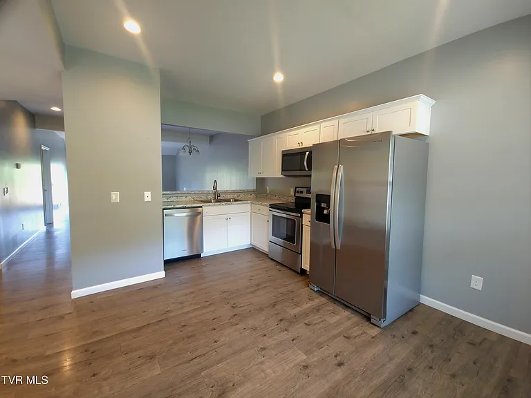 305 McKenzie Dr #1 — Photo 6