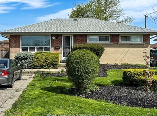 100 Home Rd, Toronto, ON M3K 1M3