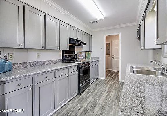 3rd image of 600 Loraine St