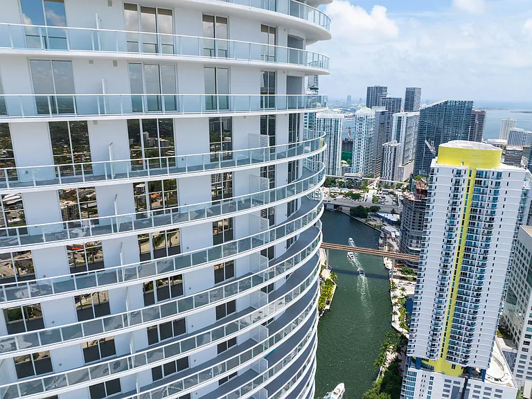 Flow Brickell — Photo 32