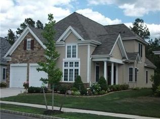 18 Primrose Cir, Egg Harbor Township, NJ 08234
