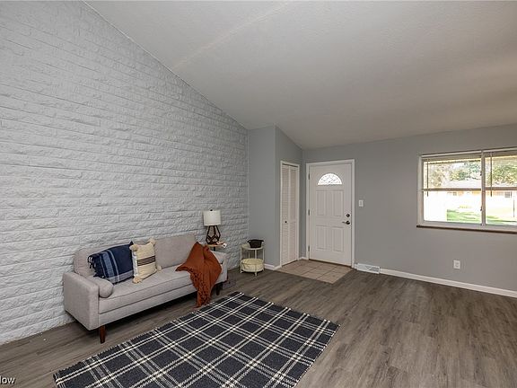3rd image of 21858 River Oaks Dr APT 4F