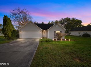 7608 Berrycoat Dr, Corryton, TN 37721