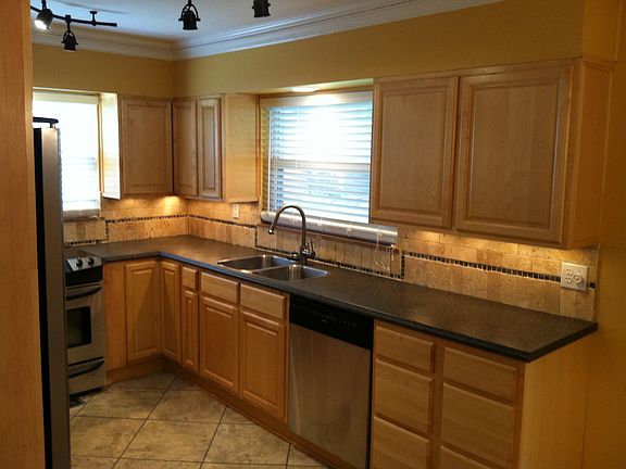 4th image of 705 Mountain View Ave