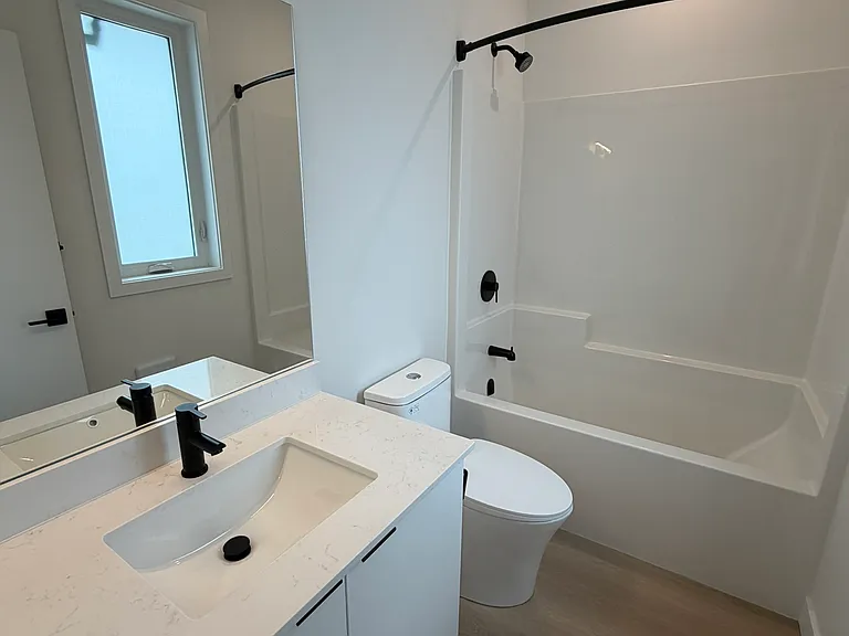 100 Grange Dr — Photo 16