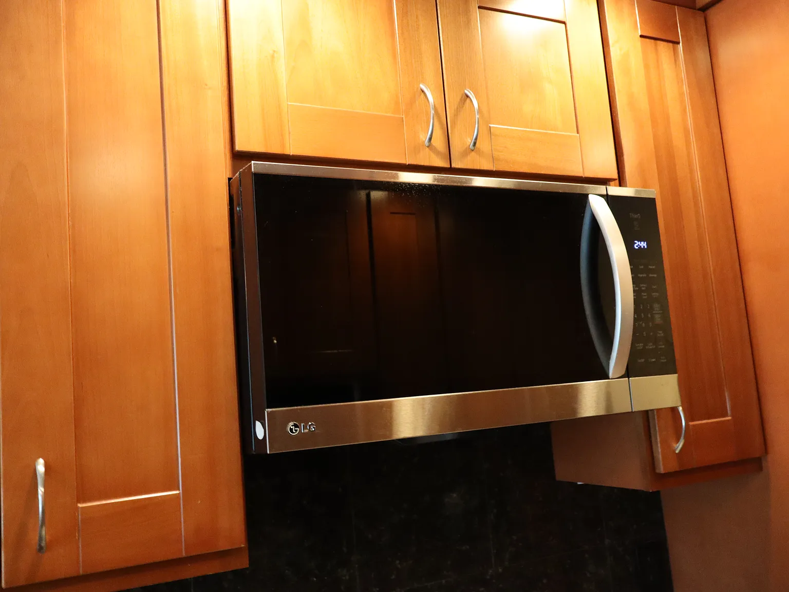 2 bed, 840 sqft, $2,995 — Photo 4