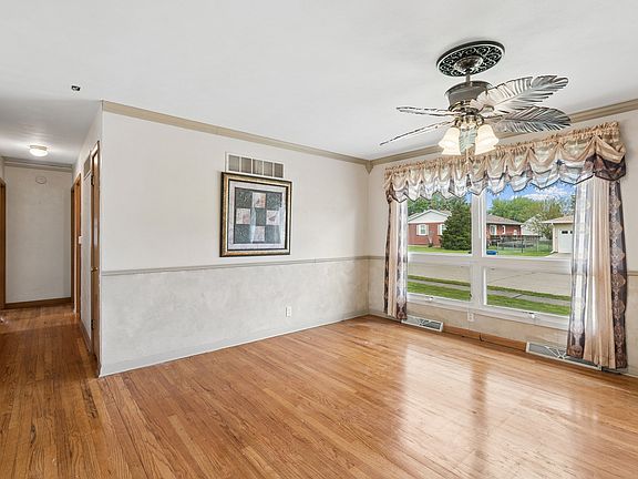 4th image of 3323 W Denison Ave