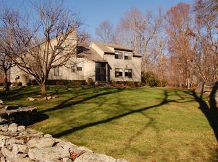 7 Rustling Ln, Bedford, NY 10506