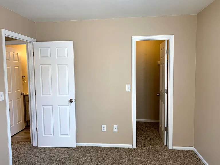 1700 Erin Ct #B — Photo 34