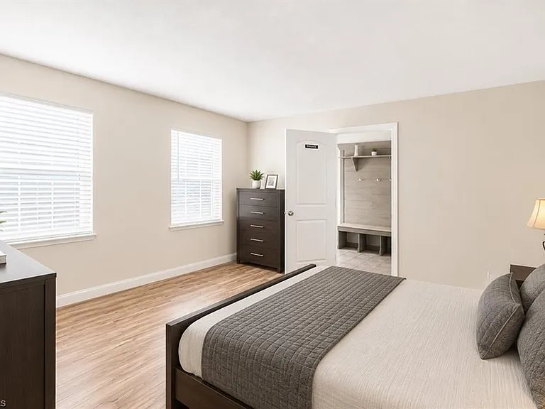 655 SW Pointview Rd — Photo 24