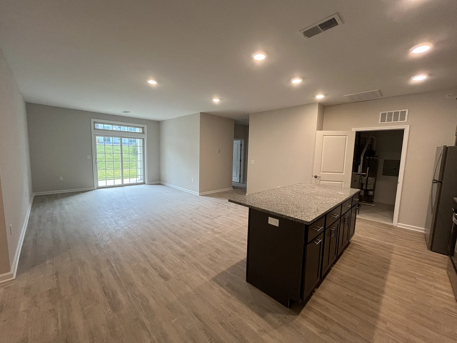 214 Tower Ridge Circlebuilding — Photo 3