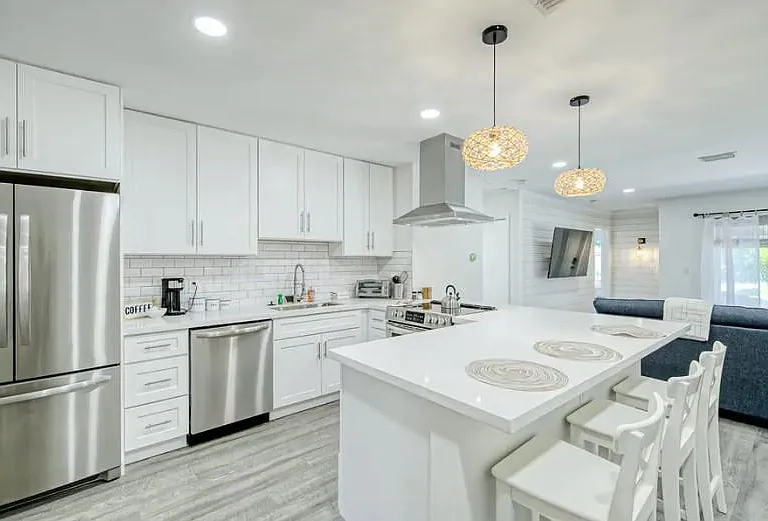 108 NE 9th Ave — Photo 5