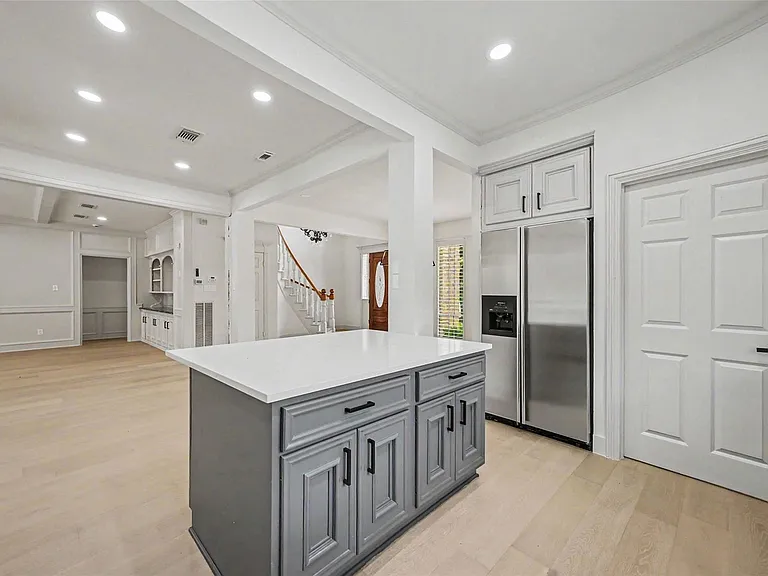 507 Commodore Way — Photo 13