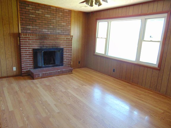 4th image of 104 Skyline Dr