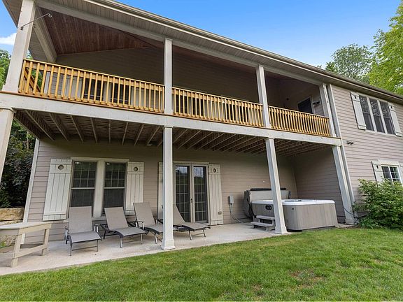 3rd image of 33 Sugarcreek Trl