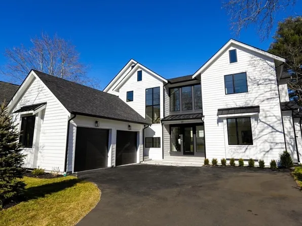 22 Defrancesco Cir, Needham, MA 02492
