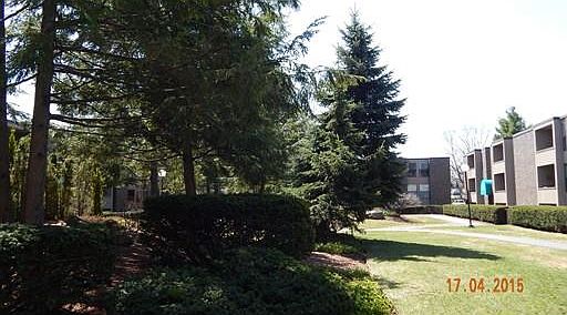 3rd image of 54 Shrewsbury Green Dr Unit F