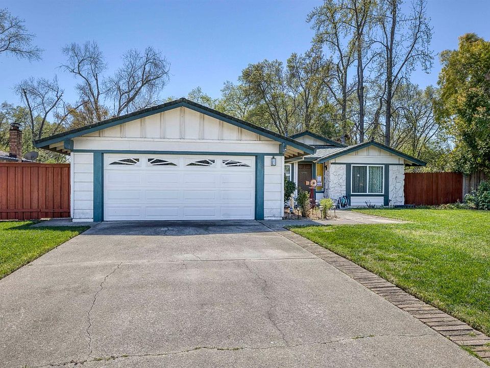 2nd image of 8256 Bonnie Oak Way