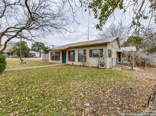 814 Hackberry St, Bandera, TX 78003