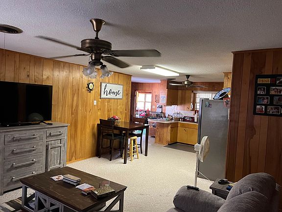 4th image of 1061 Fm 249 E